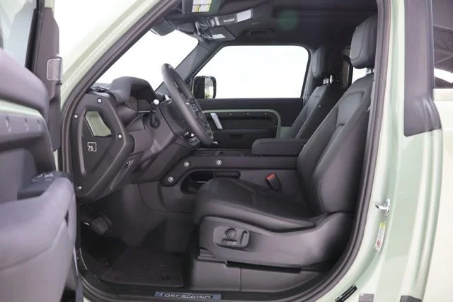 Used 2023 Grasmere Green Land Rover 75th Edition image 14
