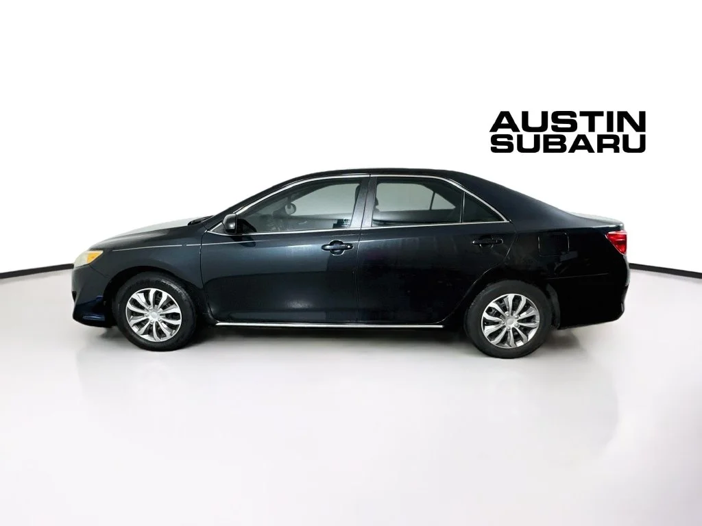 Used 2013 Gray Toyota LE image 4
