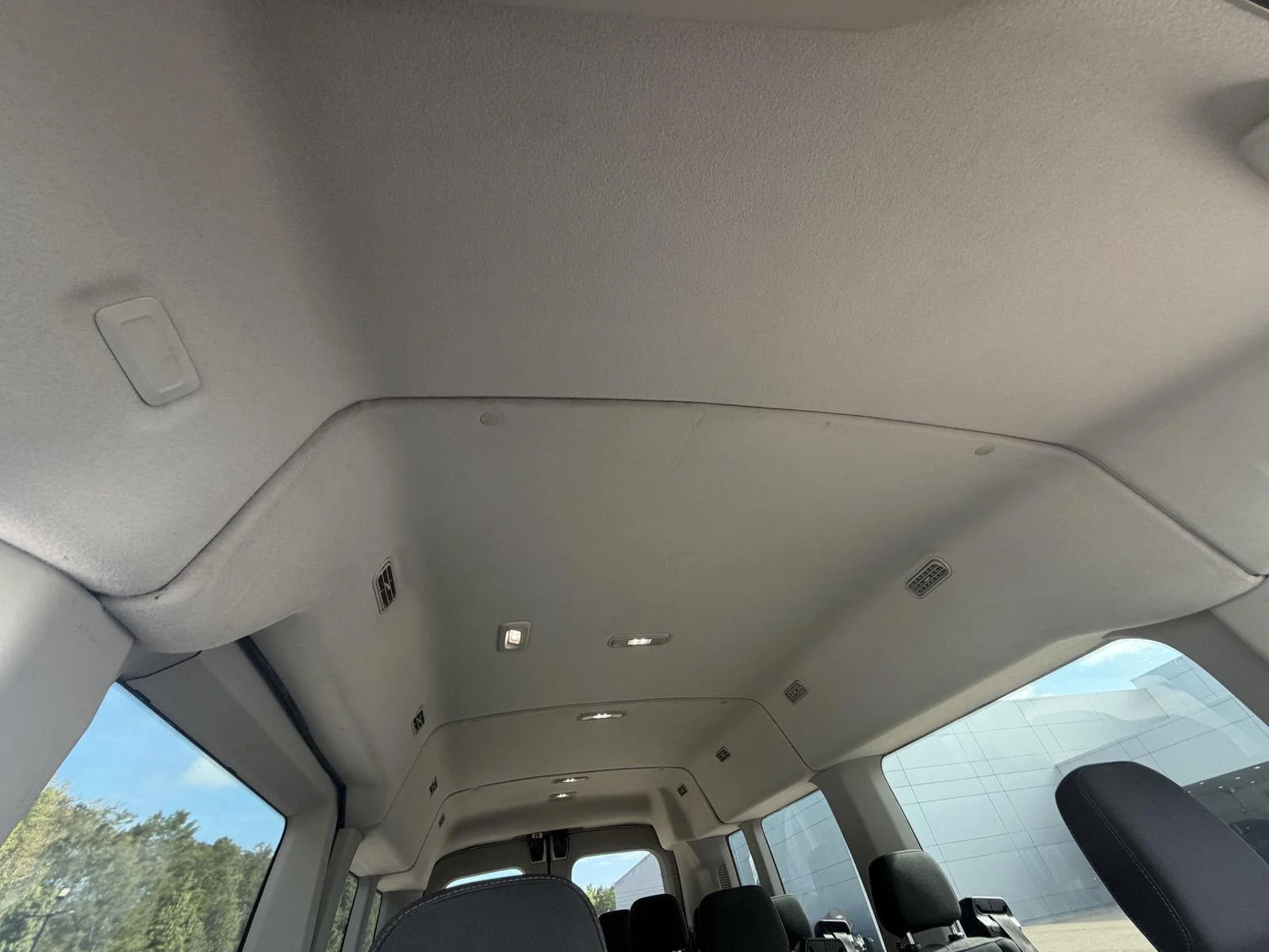 Used 2023 Oxford White Ford 350 XLT image 23