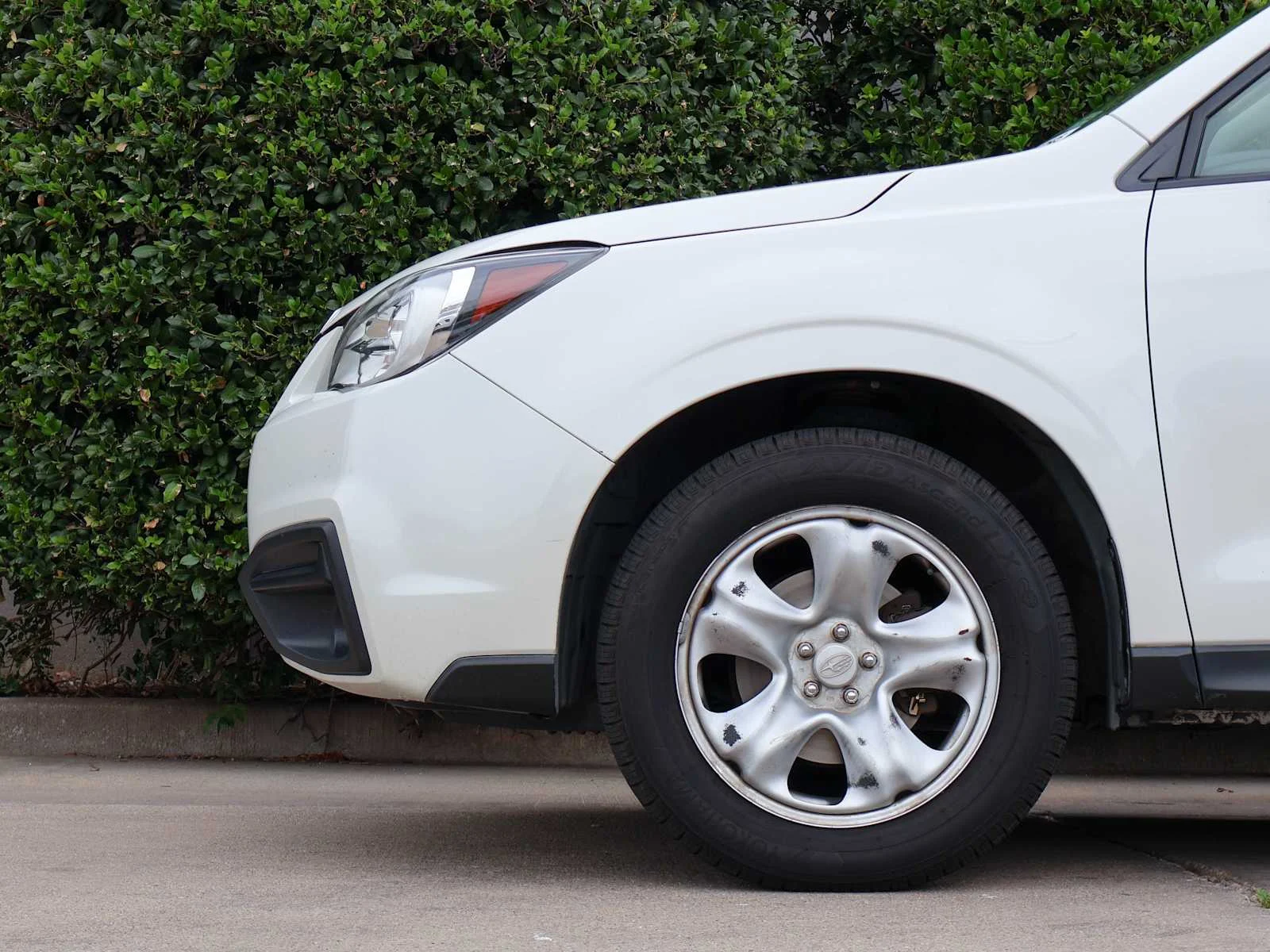 Used 2017 Crystal White Pearl Subaru  image 6
