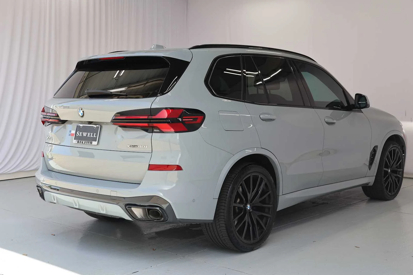 Certified Used 2024 Brooklyn Grey Metallic BMW xDrive40i image 9