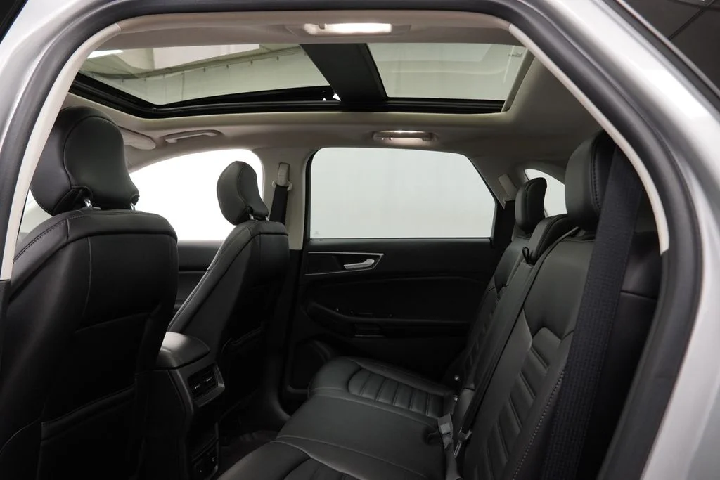 Used 2019 Silver Ford SEL image 21