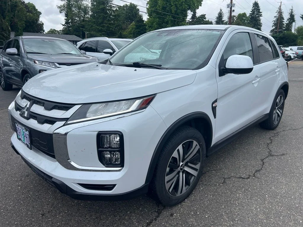Used 2023 White Mitsubishi 2.0 ES image 2