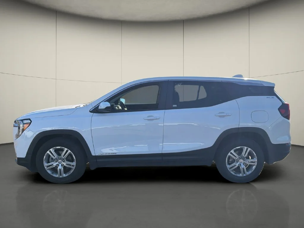 Used 2024 White GMC SLE image 4
