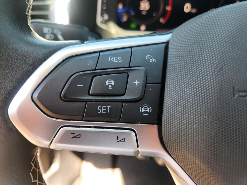 2023 Volkswagen Atlas SE w/Tech - Photo 20