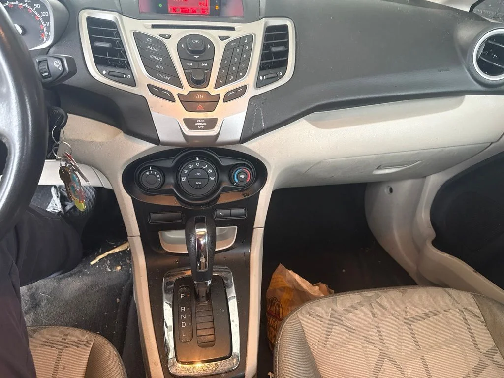 Used 2013 Purple Ford SE image 12