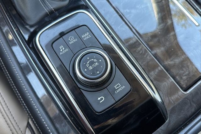Used 2022 Super Black Nissan Platinum image 34