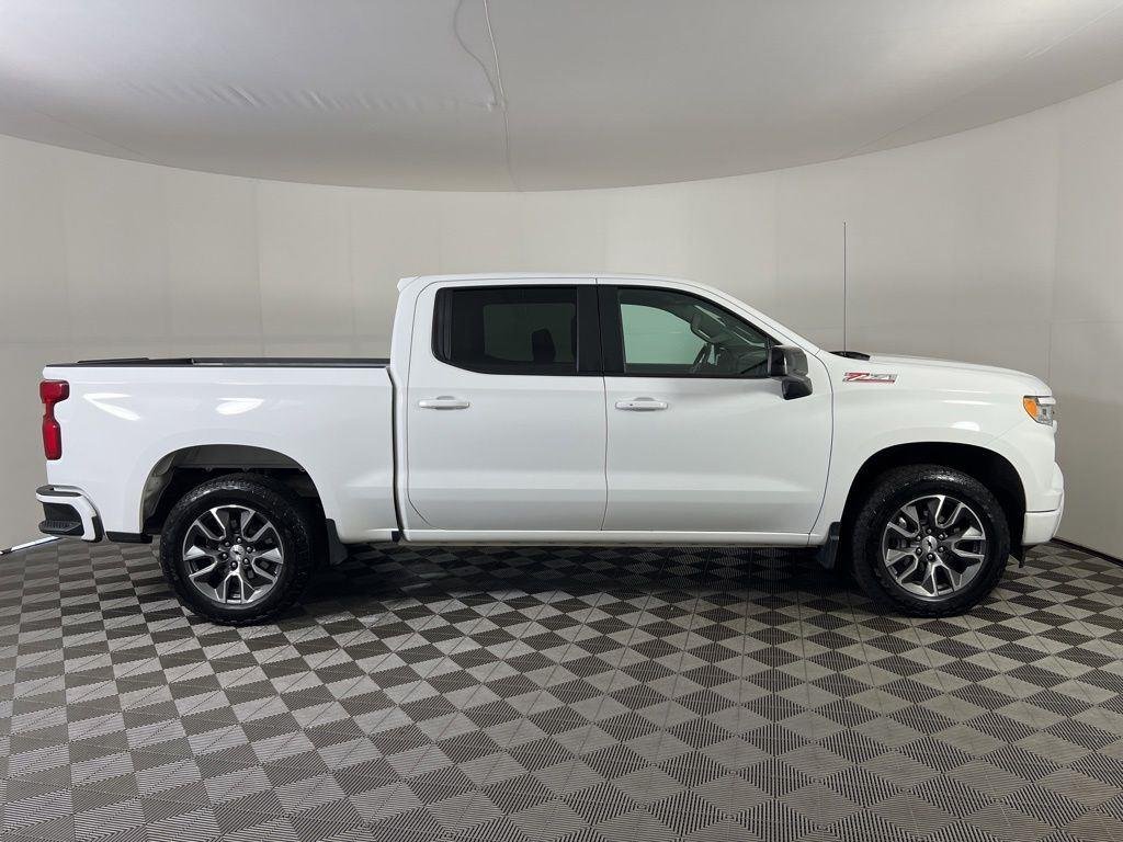 Used 2022 Summit White Chevrolet RST image 24