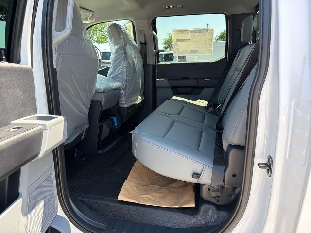New 2026 Oxford White Ford F-450® XL image 46