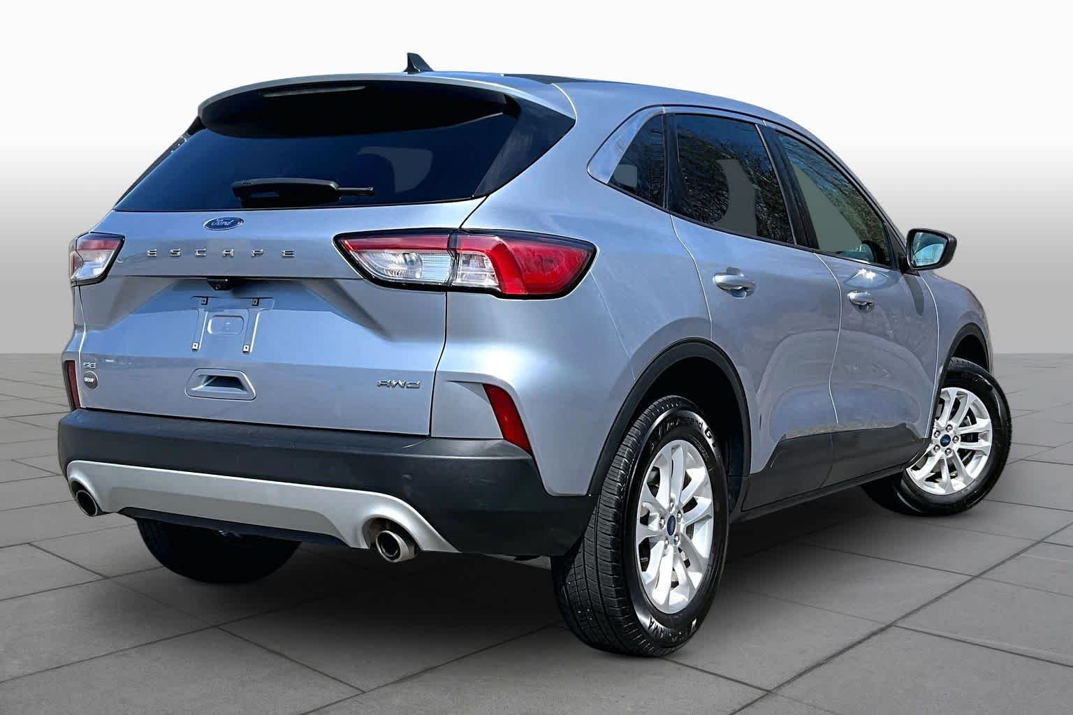 Used 2022 Iced Blue Silver Ford SE image 13