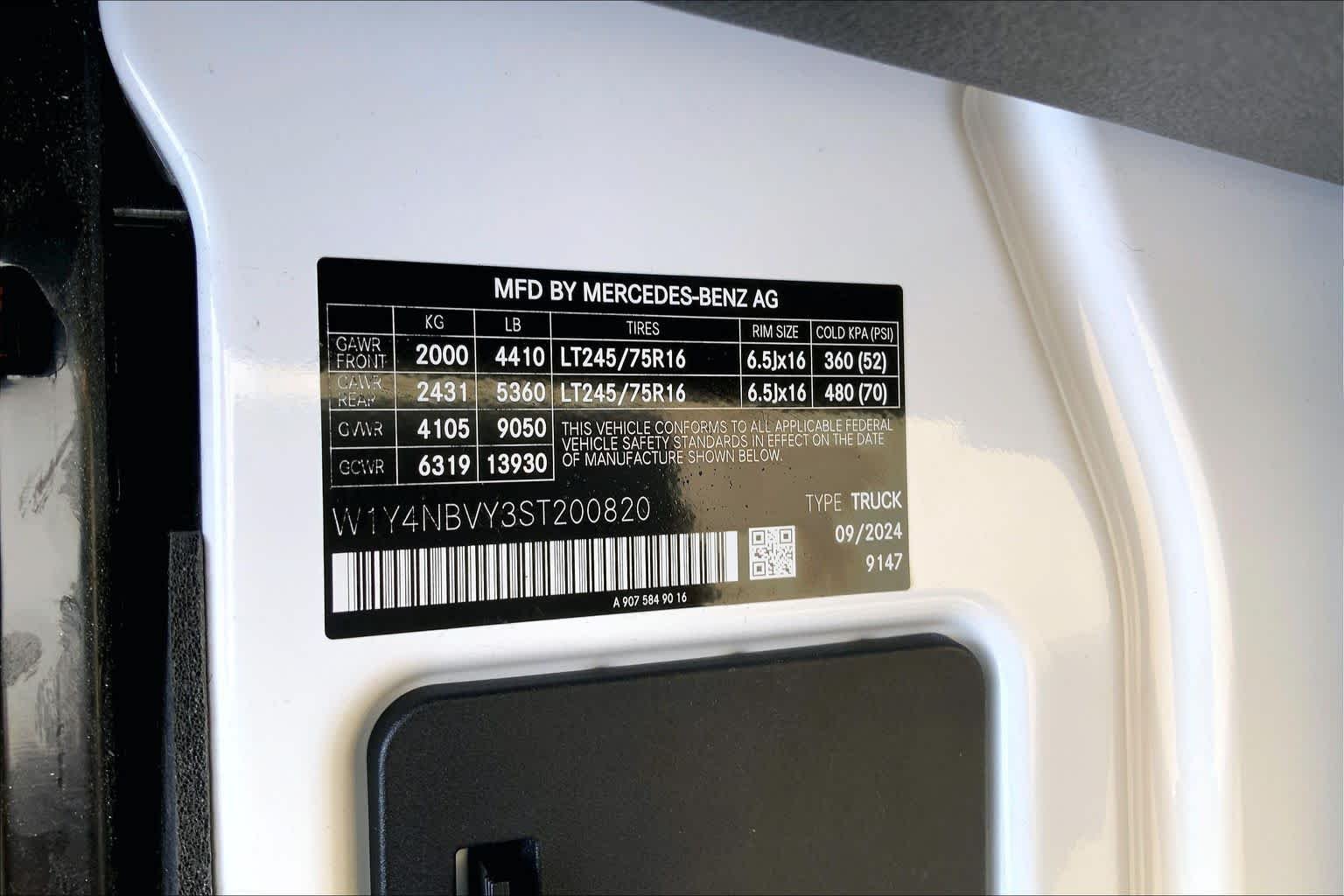New 2025 Arctic White Mercedes-Benz  image 17