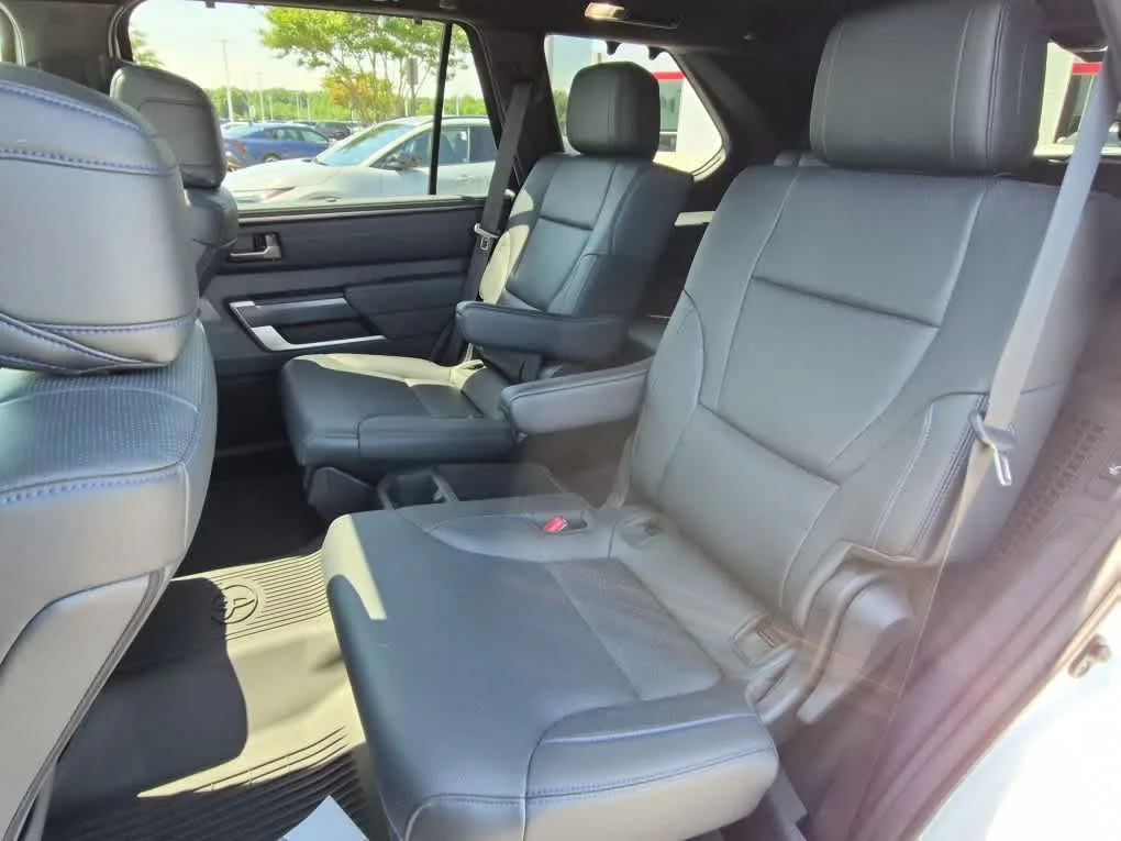 Used 2026 Wind Chill Pearl Toyota Platinum image 8