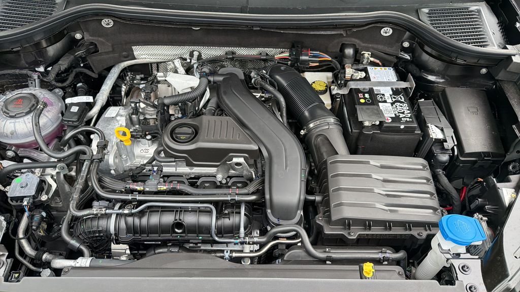 New 2026 Deep Black Pearl Volkswagen 1.5T S image 29