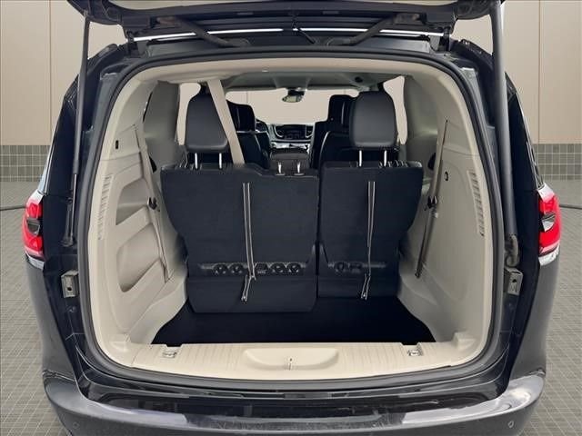 Used 2023 Black Chrysler Touring L image 16