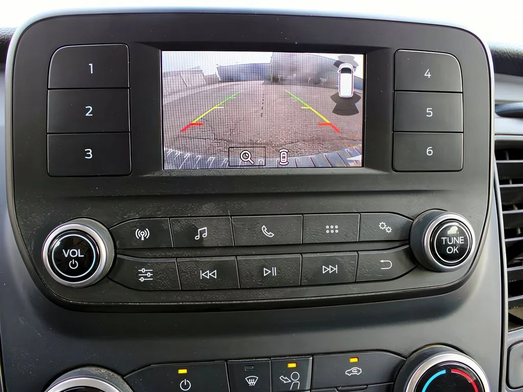 2021 Ford Transit Passenger Van XLT - Photo 19