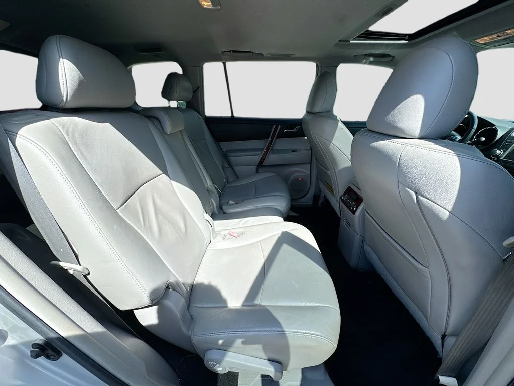 Used 2012 Silver Toyota Limited image 29