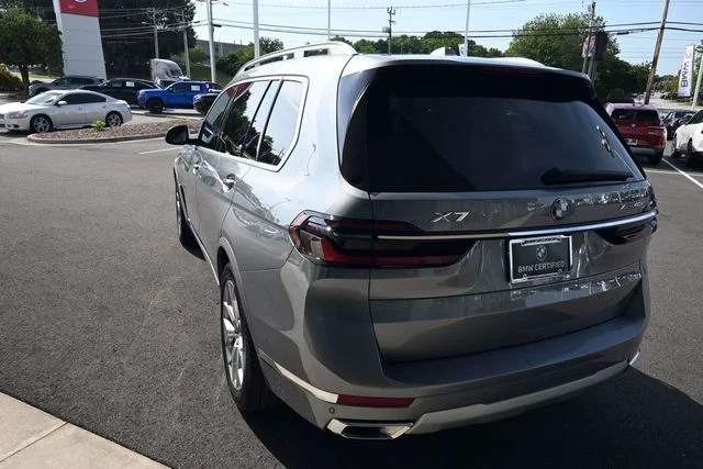 Used 2024 Gray BMW xDrive40i image 13