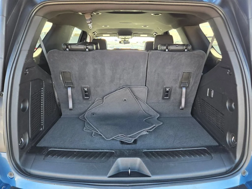 Used 2025 Lakeshore Blue Metallic Chevrolet LT image 14