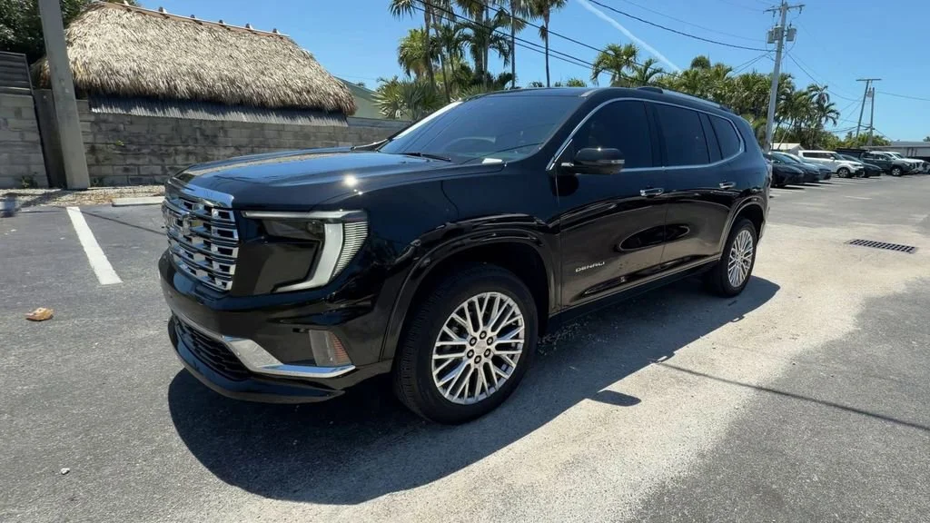 Used 2025 Ebony Twilight Metallic GMC Denali image 4