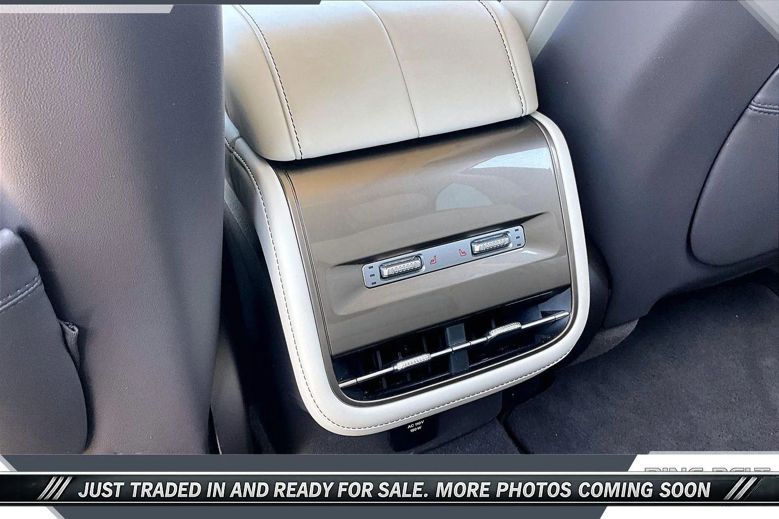 Used 2024 White Platinum Metallic Tri-Coat Lincoln Black Label image 25