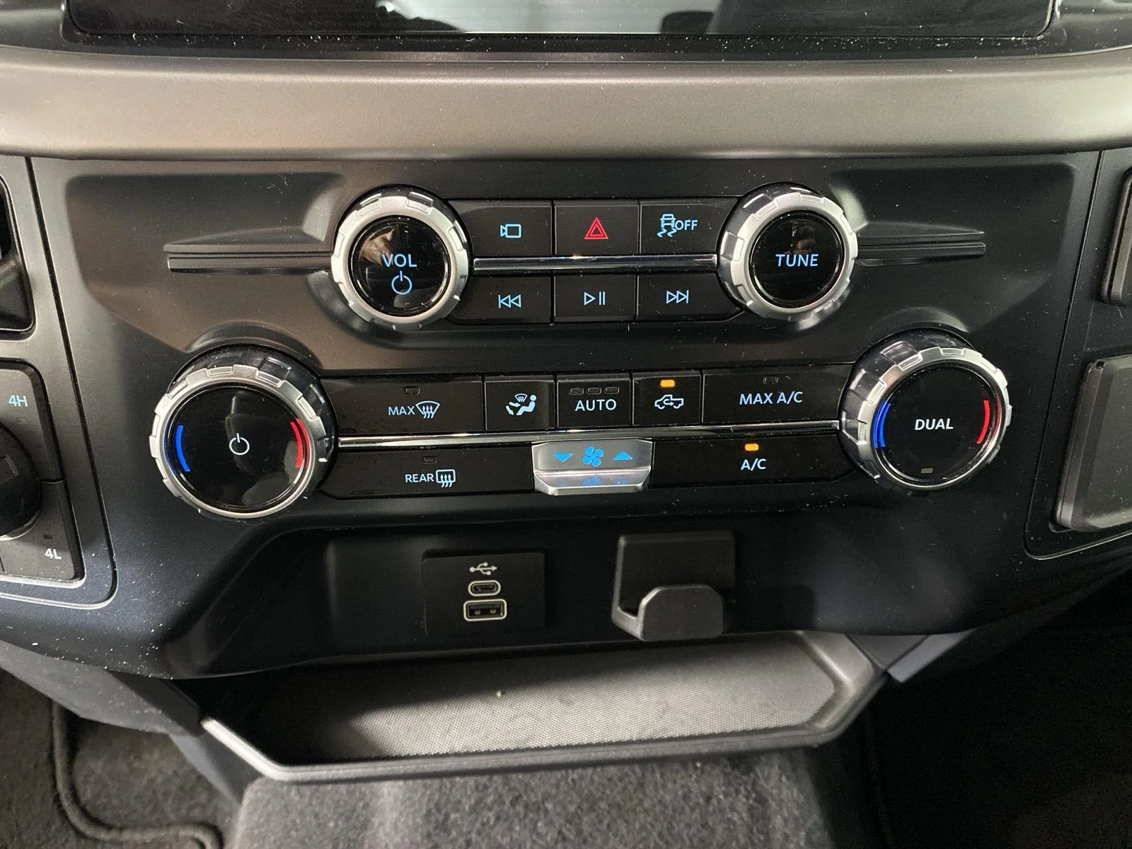 Used 2025 Agate Black Ford XLT image 22