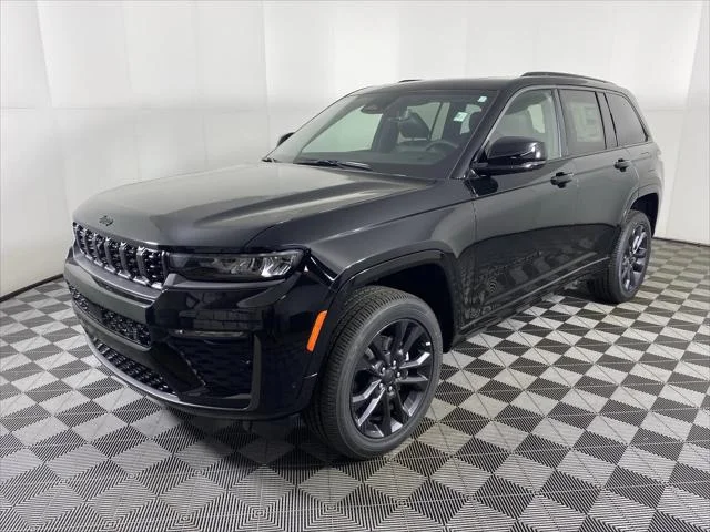 New 2026 Diamond Black Crystal Pearl-Coat Exterior Paint Jeep Limited image 11