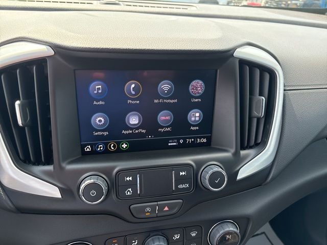 Used 2024 Silver GMC SLT image 25