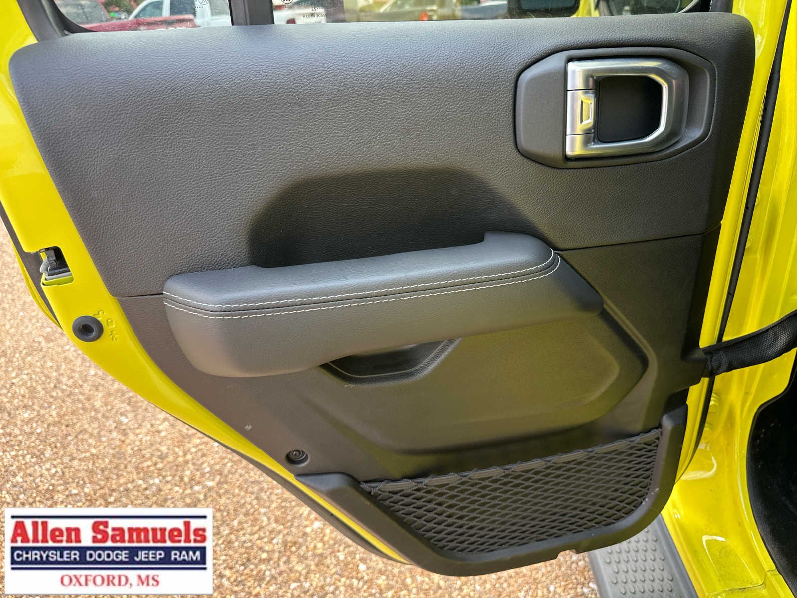 Used 2022 High Velocity Clearcoat Jeep Unlimited Sahara image 47