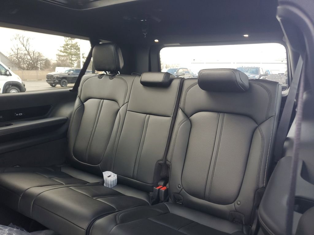 New 2026 High Gloss Black Jeep Summit Obsidian image 24