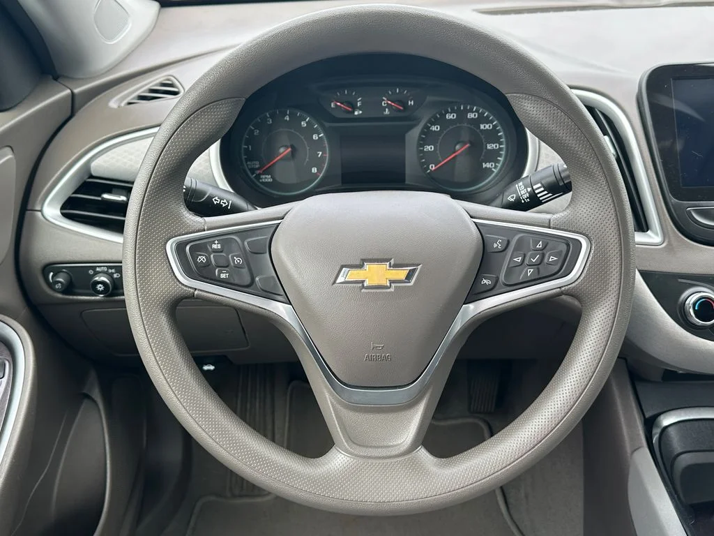 Used 2022 Gray Chevrolet LT image 19