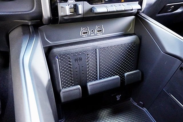 New 2026 Diamond Black Crystal Pearl-Coat Exterior Paint RAM Big Horn Sport Appearance Edition image 34