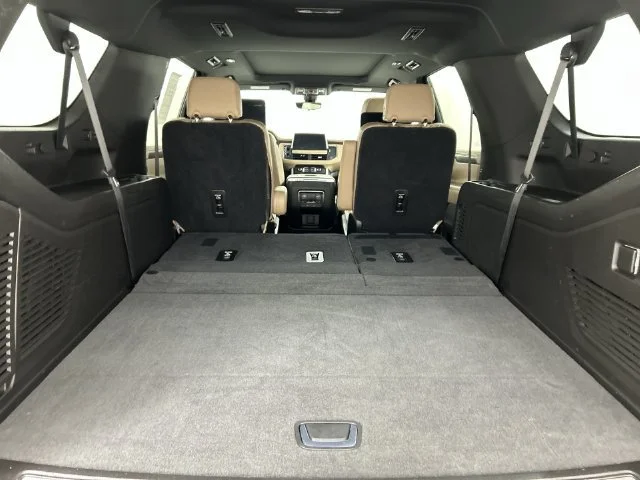 Used 2021 IRIDESCENT PEARL TRICOAT Chevrolet Premier image 7