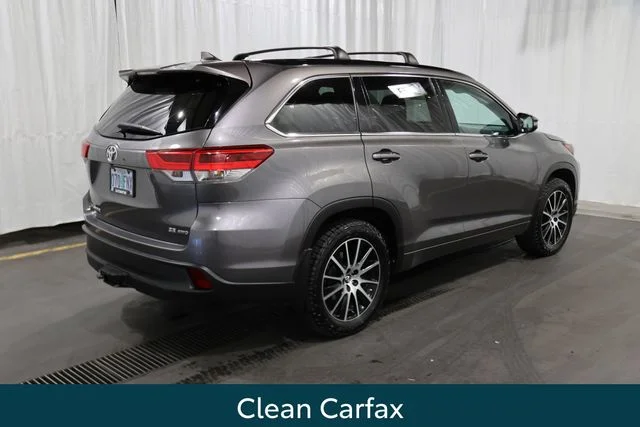 Used 2018 Gray Toyota SE image 3