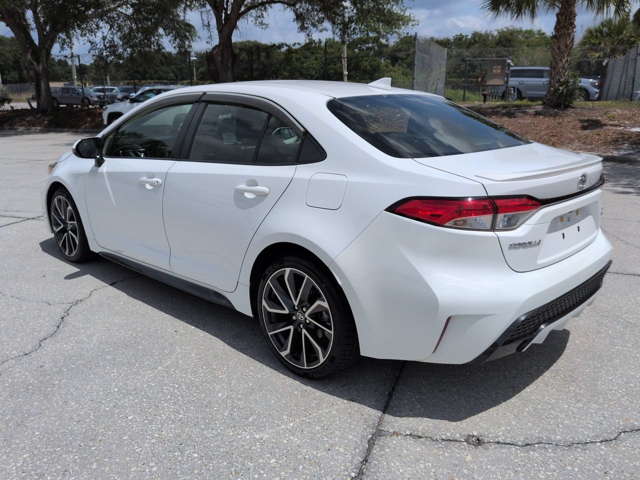 Used 2021 Blizzard Pearl Toyota SE image 7