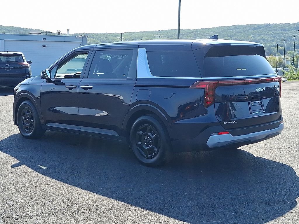 Certified Used 2025 Blue Kia LXS image 4