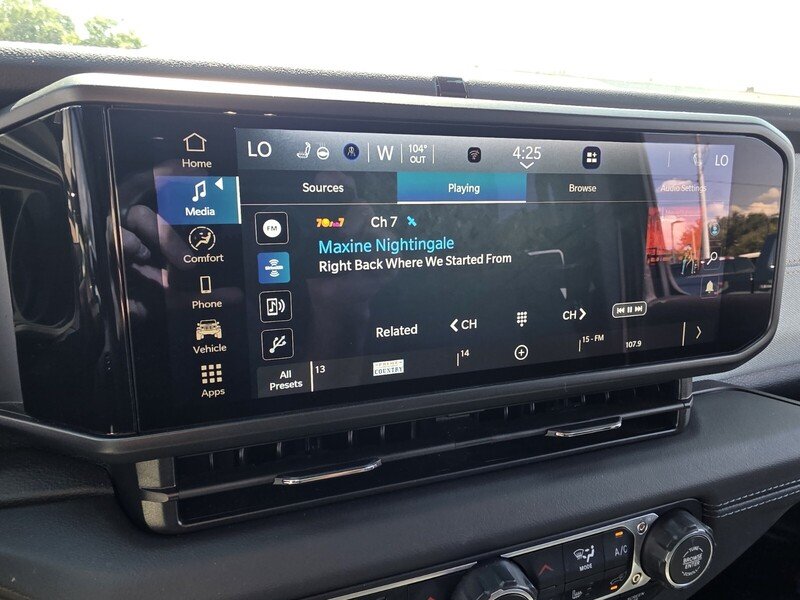 Used 2025 Crystal Metallic JEEP SAHARA 4X4 image 23