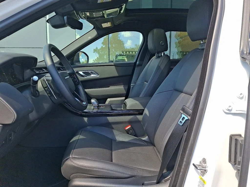 Certified Used 2026 Fuji White Land Rover Dynamic SE image 13