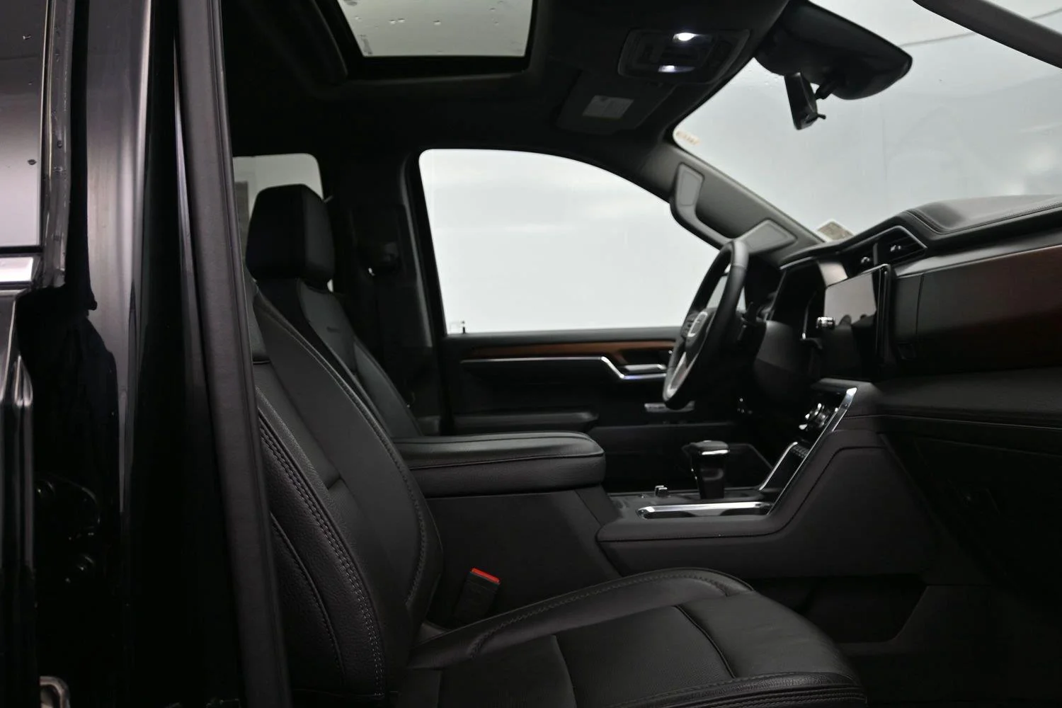 Used 2023 Onyx Black GMC Denali image 13