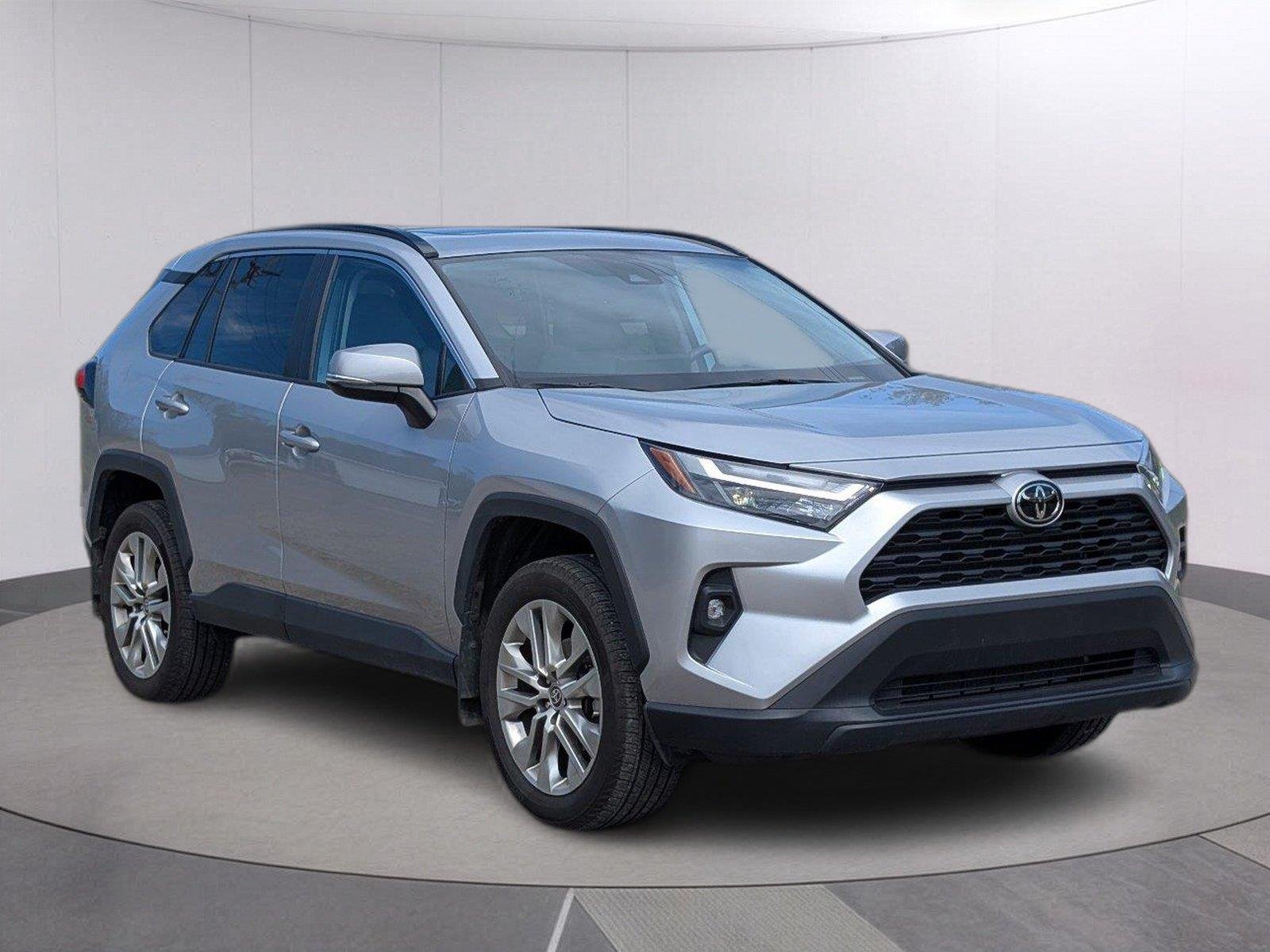 Used 2024 Silver Sky Metallic Toyota XLE Premium image 9