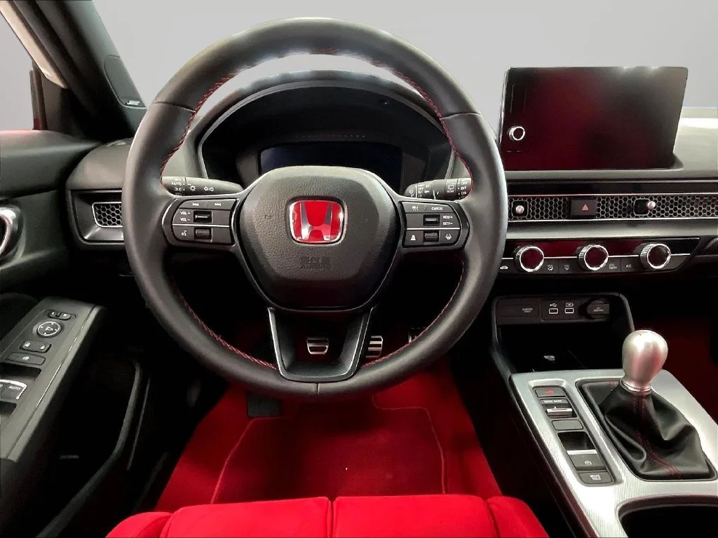Used 2025 Championship White Honda  image 9
