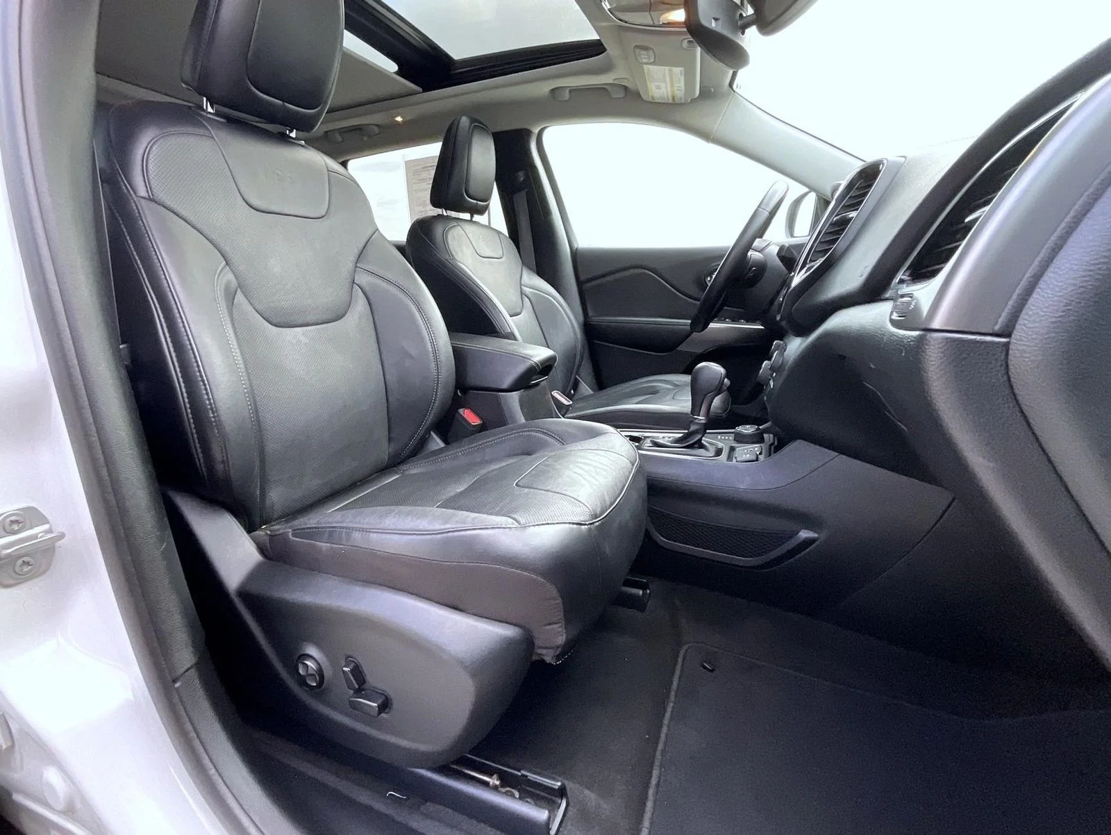 Used 2020 White Jeep Limited image 16