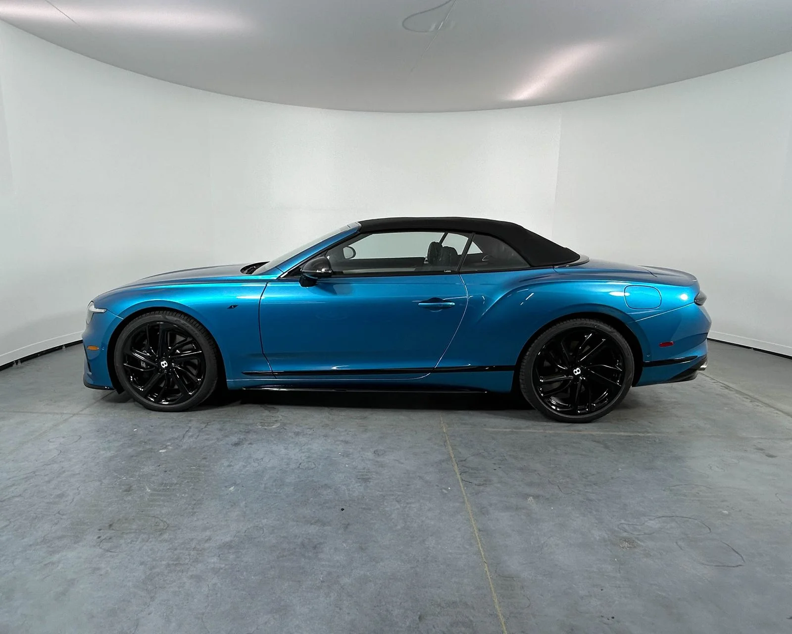 New 2026  Bentley V8 S image 39