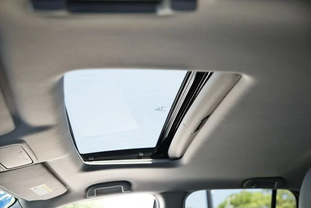 Used 2023 Sonic Gray Pearl Honda RTL image 21