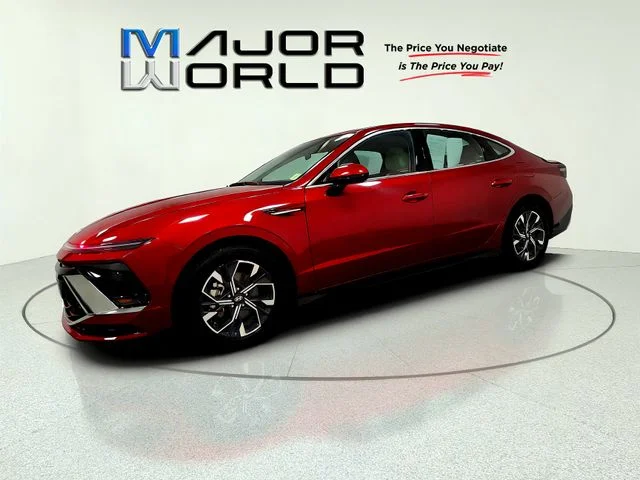 Used 2025 Red Hyundai SEL image 4
