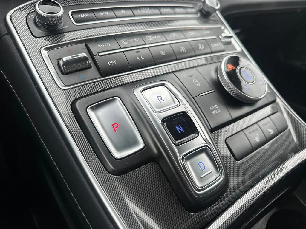Used 2023 Shimmering Silver Pearl Hyundai SEL image 42