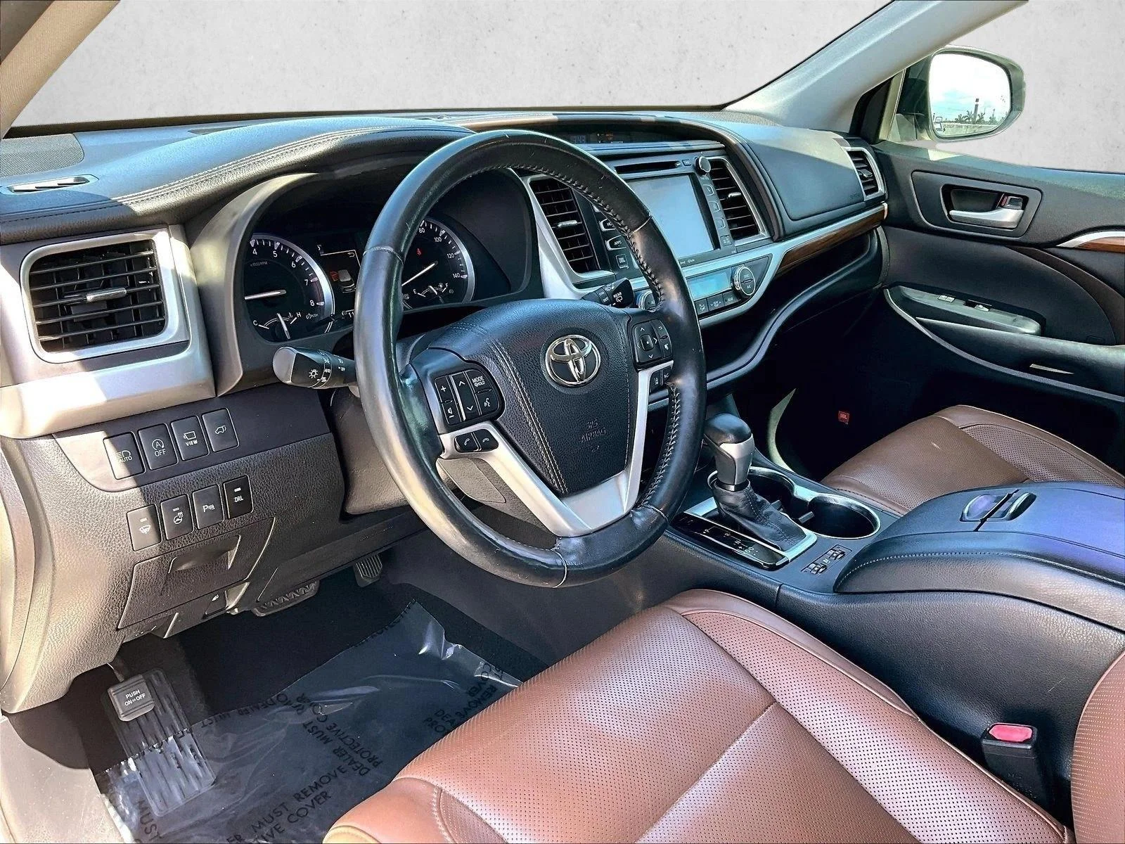 Used 2017 Blizzard Pearl Toyota Limited Platinum image 13
