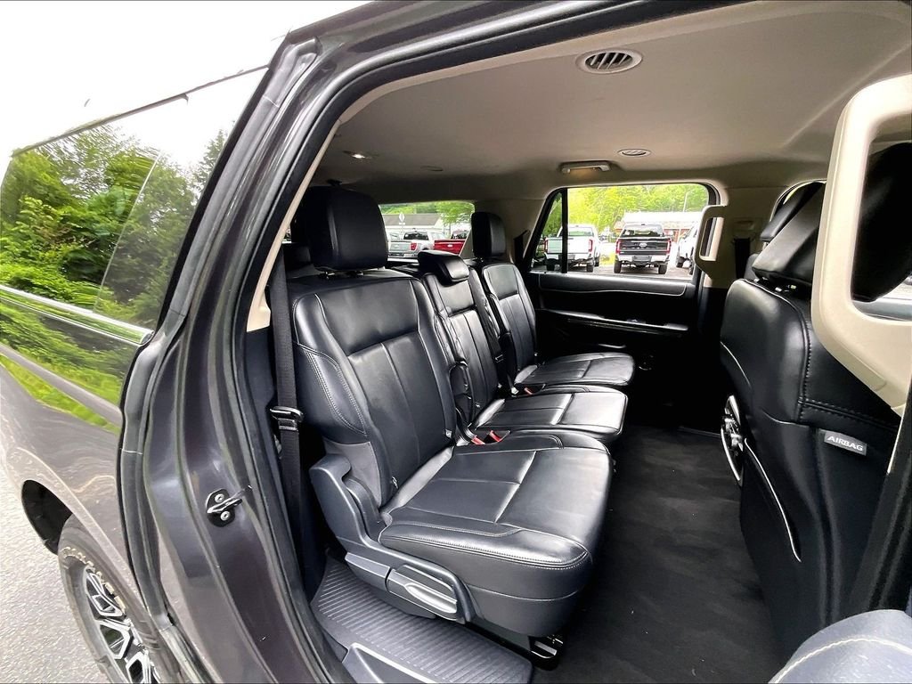 Used 2024 Gray Metallic Ford XLT image 16