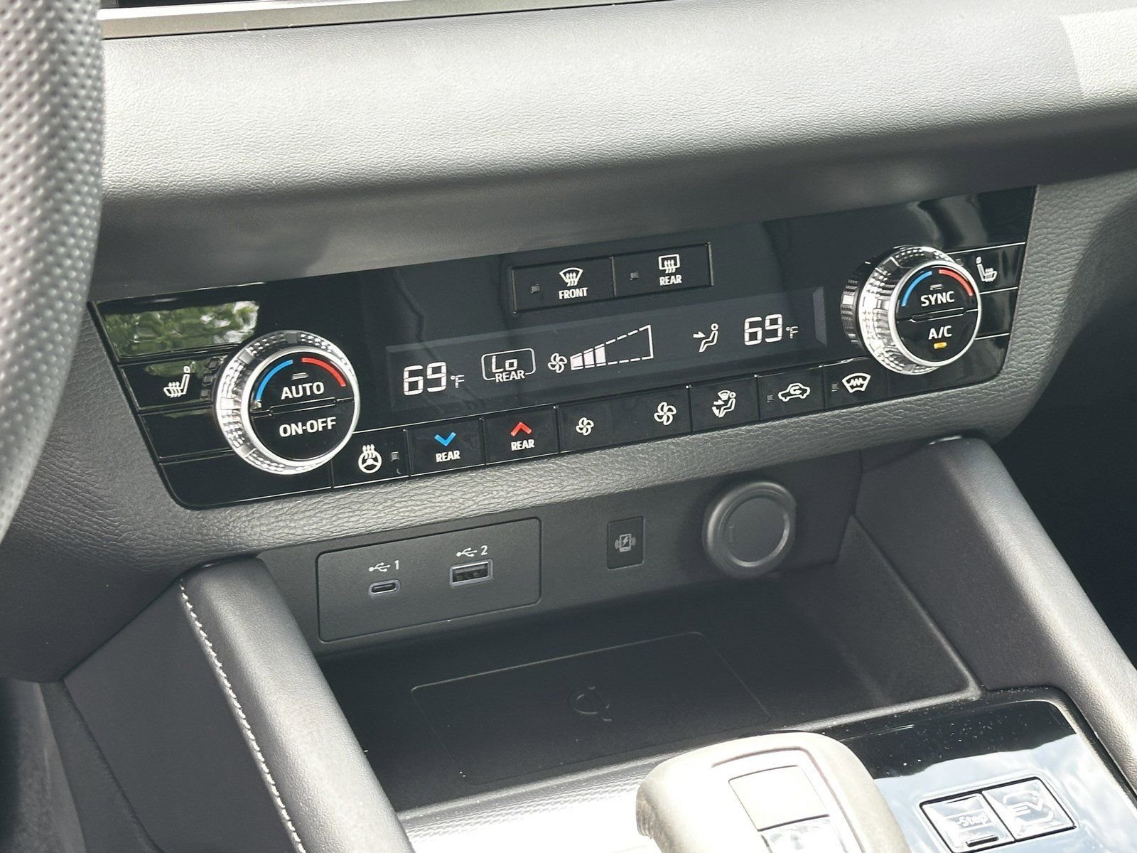 New 2026 Gray Nissan Platinum image 32