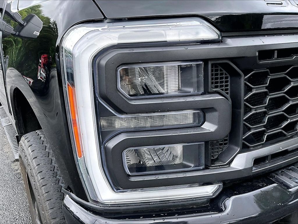 Used 2023 Black Ford XLT image 33