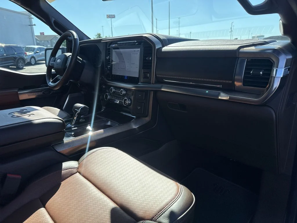 Used 2024 Gray Ford King Ranch image 31